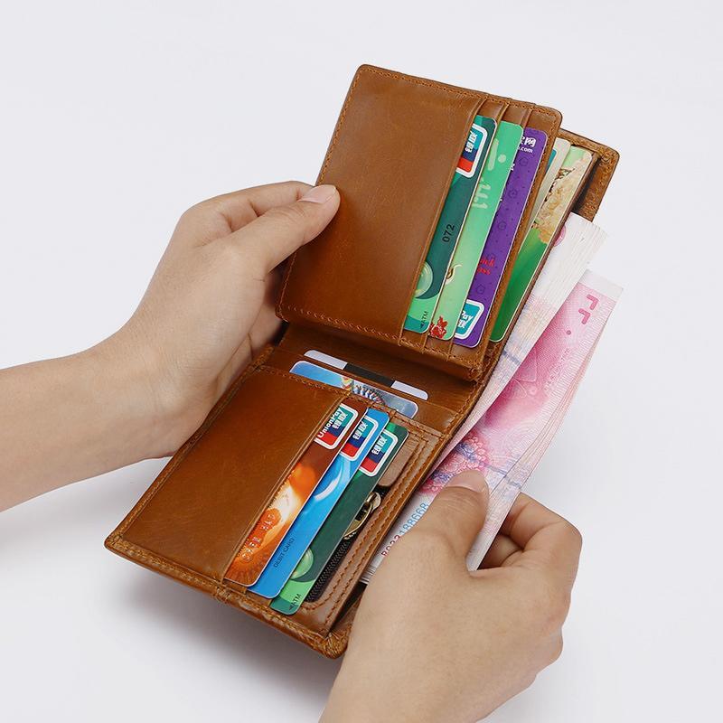 Retro RFID Multi-Slot Wallet – Leather, Stylish and Secure for Men
