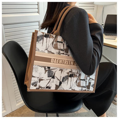 Large Capacity Canvas Tote for Women – Daily Commuter Handbag